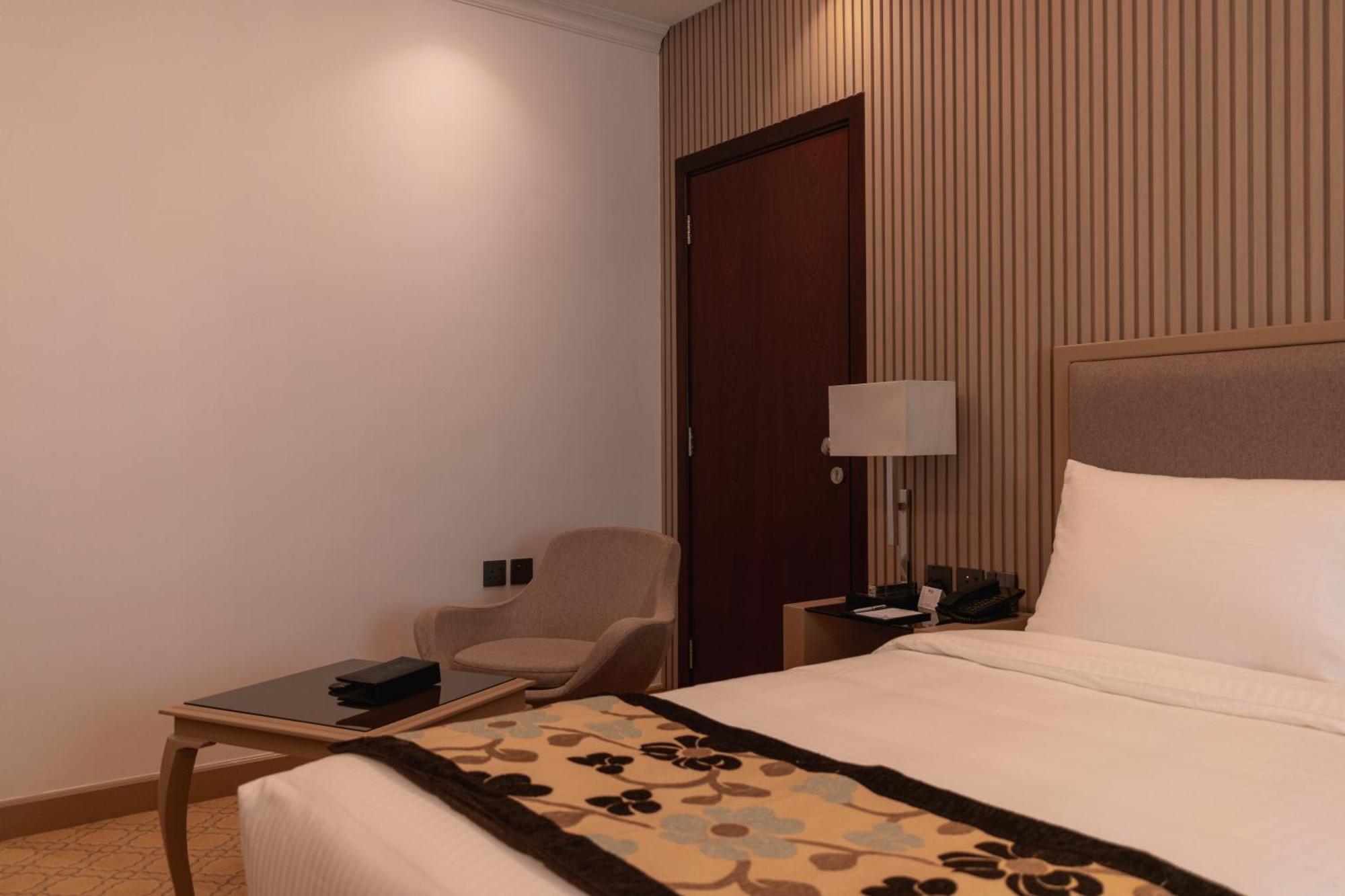 Best Western Plus Jeddah Hotel Madinah Road エクステリア 写真