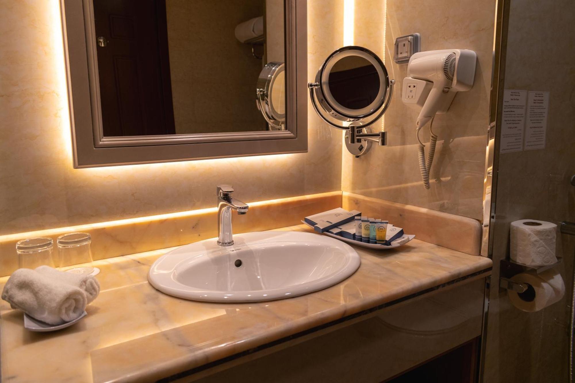 Best Western Plus Jeddah Hotel Madinah Road エクステリア 写真